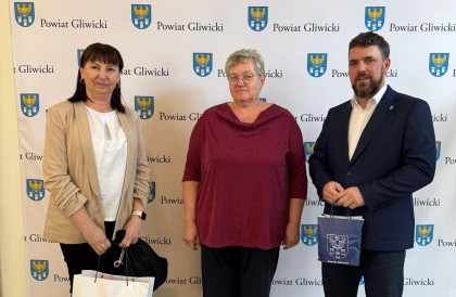 Oficjalne wręczenie nagrody zwyciężczyni konkursu zorganizowanego przez KRUS. 